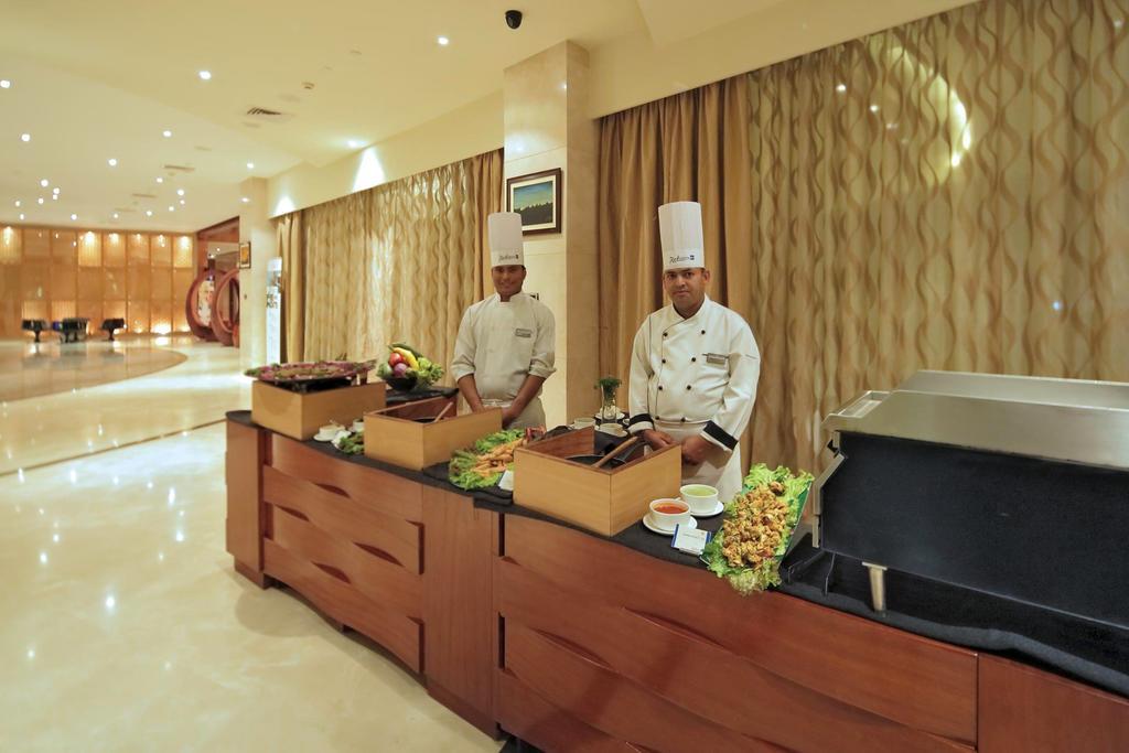 Yashail Hotel Haridwār Exteriör bild